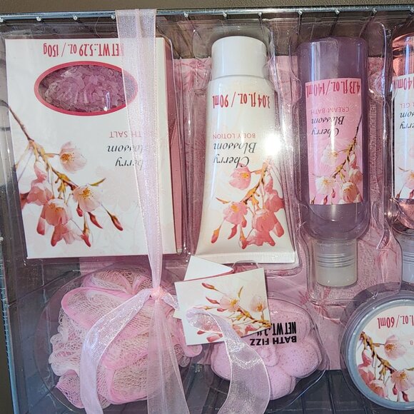 Floral Breeze Cherry Blossom Body Collection 8 Piece Shower Set -NEW - Picture 1 of 3